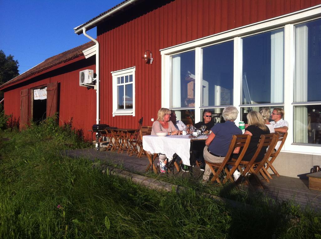 Aeventyrsgardens Vandrarhem, Kinnekulle Källby Zewnętrze zdjęcie