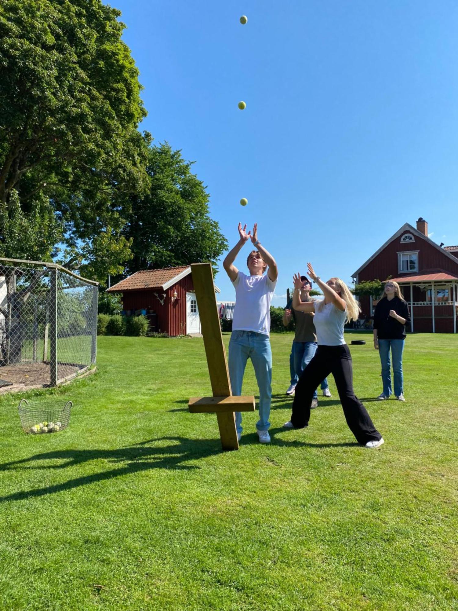Aeventyrsgardens Vandrarhem, Kinnekulle Källby Zewnętrze zdjęcie